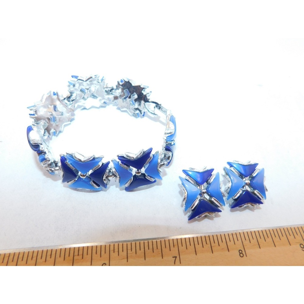 Beautiful Geometric Blue Thermoset Bracelet And  Clip-On Earrings Set